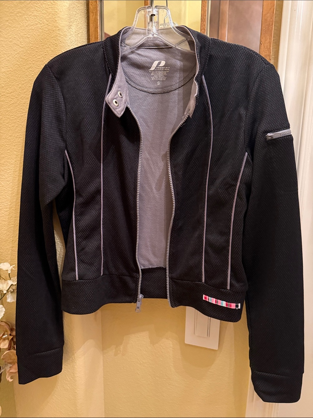 Y2K Pro Spirit Athletic Gear Black & Grey Full Zip Jacket Small NEW